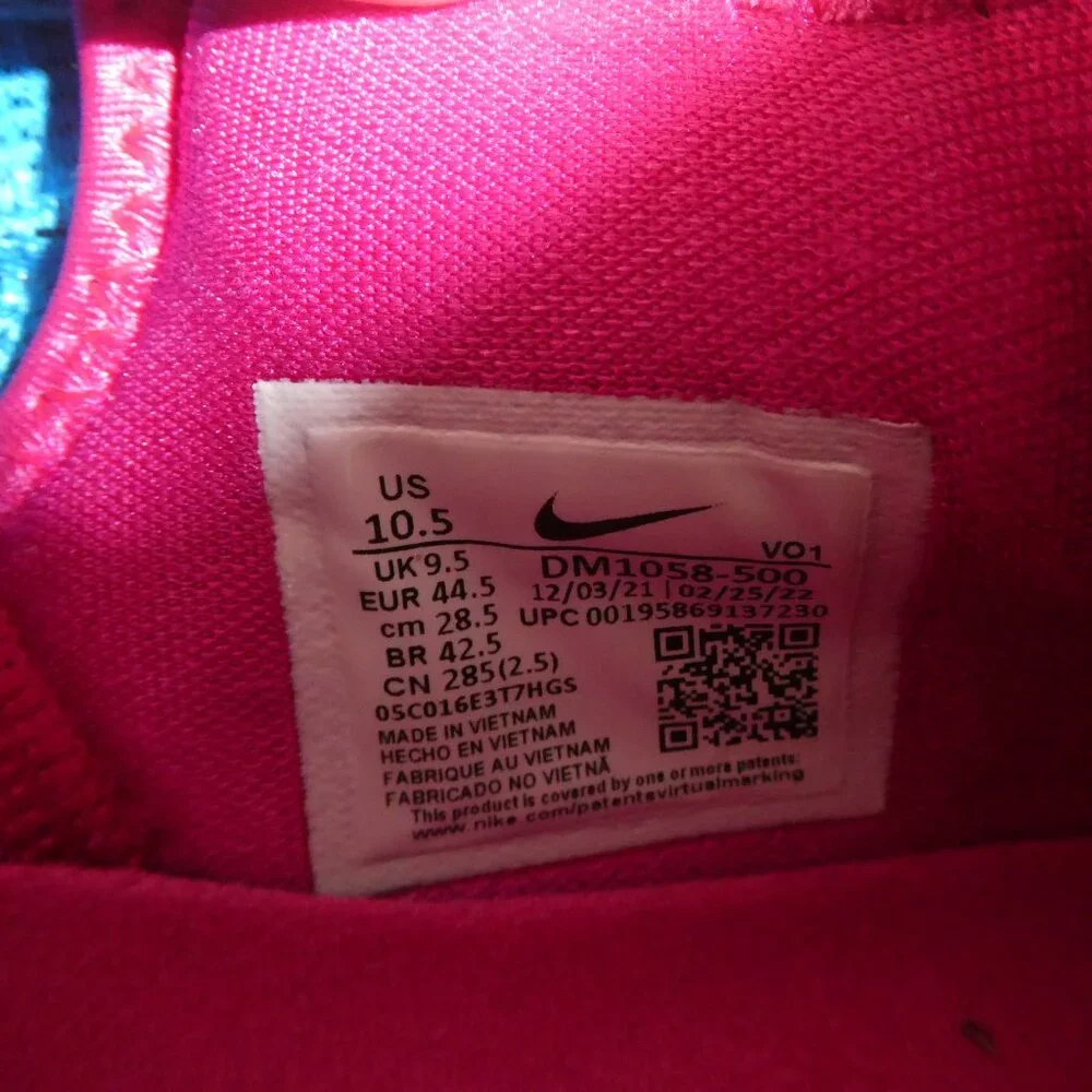 AUTHENTIC LeBron Basketball Nike 19 Low LeBronival‎ Sneakers